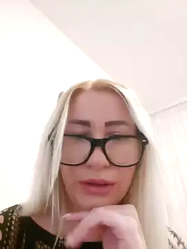Snapshot of visnjica chatting on 02.13.25 visnjica online show from 02.13.25