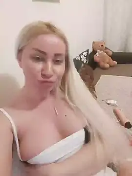 Snapshot of visnjica chatting on 03.17.25 visnjica online show from 03.17.25