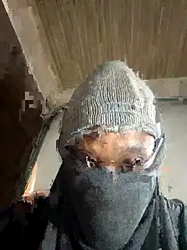 OneWhoBringsJoy online show from 11.12.25