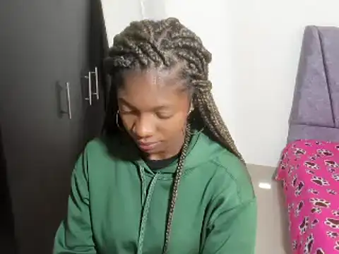 enyelsalas2 online show from 10.21.25