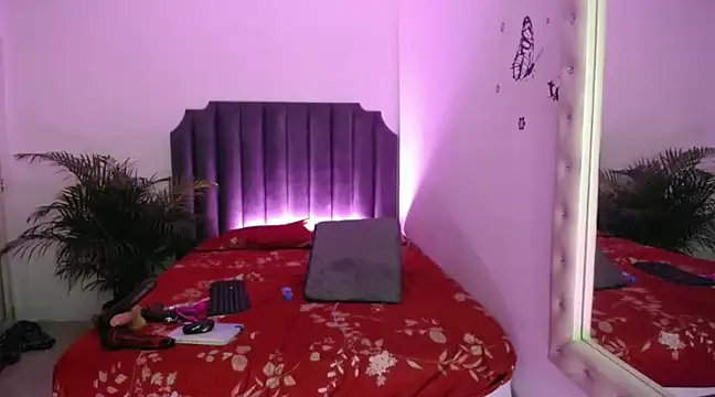 Snapshot of moree_Queen chatting on 02.09.25 moree Queen online show from 02.09.25