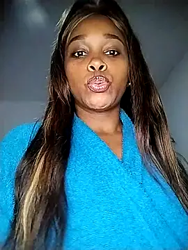 Snapshot of moree_Queen chatting on 02.16.25 moree Queen online show from 02.16.25