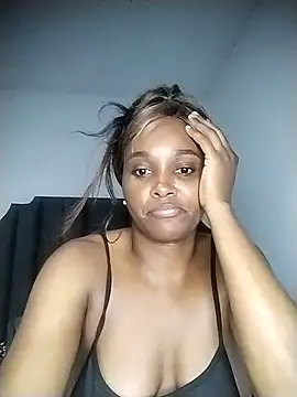 Snapshot of moree_Queen chatting on 02.16.25 moree Queen online show from 02.16.25