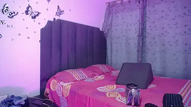 Snapshot of moree_Queen chatting on 03.14.25 moree Queen online show from 03.14.25