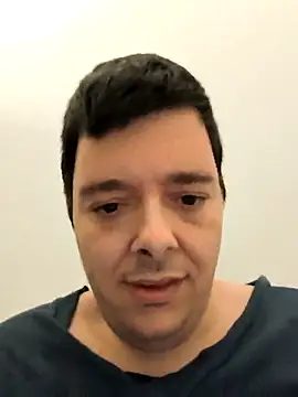 Snapshot of maksimovic chatting on 02.01.26 maksimovic online show from 02.01.26