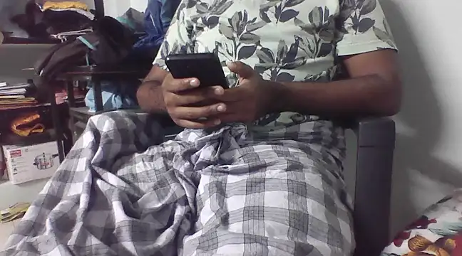 Snapshot of Tamil_small_cock chatting on 03.11.25 Tamil small cock online show from 03.11.25