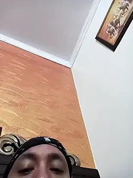 innocentboy1987 online show from 02.12.25