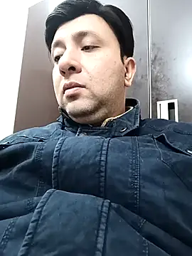 innocentboy1987 online show from 02.15.25