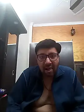 innocentboy1987 online show from 02.25.25