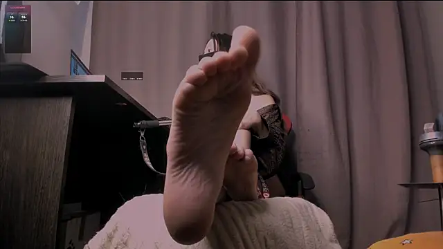 Snapshot of holyharlot chatting on 09.27.25 holyharlot online show from 09.27.25