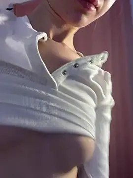 RosieMills online show from 03.10.25