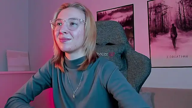 Snapshot of PhilippaAdamas chatting on 02.22.25 PhilippaAdamas online show from 02.22.25