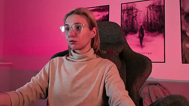 Snapshot of PhilippaAdamas chatting on 02.28.25 PhilippaAdamas online show from 02.28.25