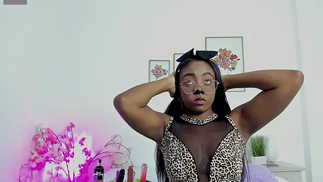 alejandra-cortes online show from 10.22.25