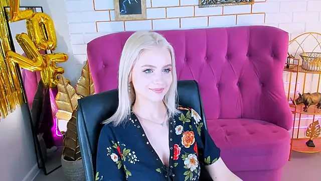 LeonaStane online show from 03.05.25