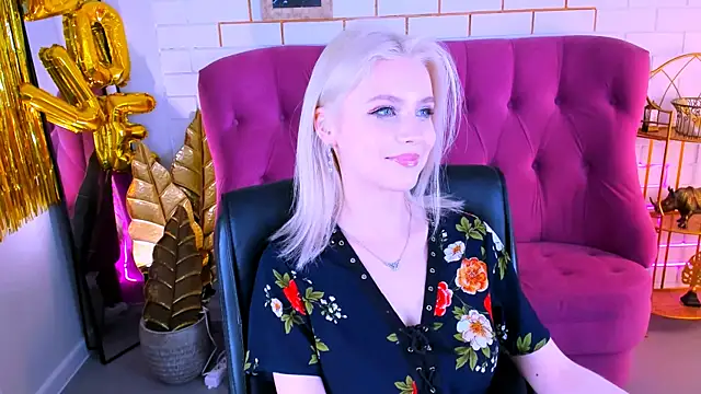 LeonaStane online show from 03.08.25