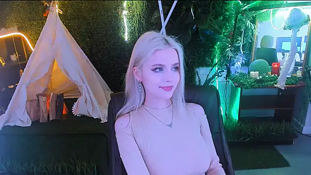 LeonaStane online show from 03.22.25