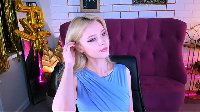 LeonaStane online show from 10.05.25