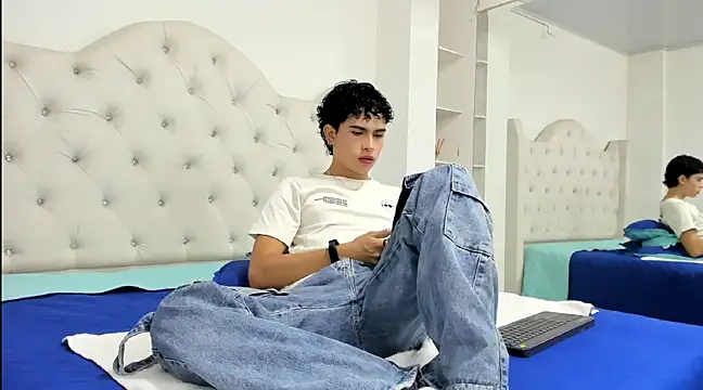 Aiiden 15 online show from 03.01.25