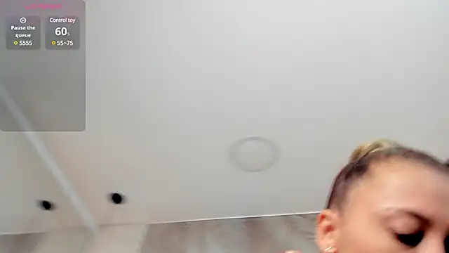 Dakotacarvajal online show from 02.08.25