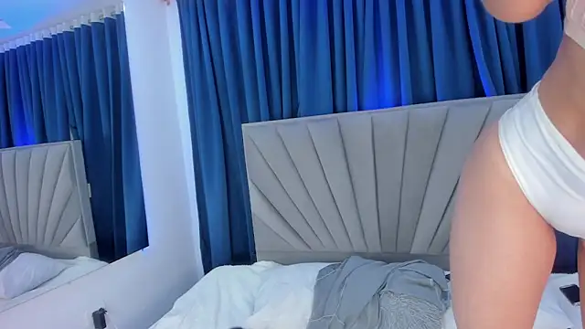 Dakotacarvajal online show from 02.26.25