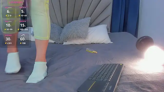 Dakotacarvajal online show from 03.14.25