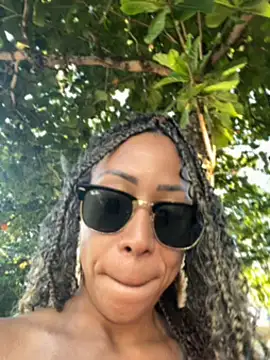 Snapshot of dianagolley420 chatting on 03.08.25 dianagolley420 online show from 03.08.25