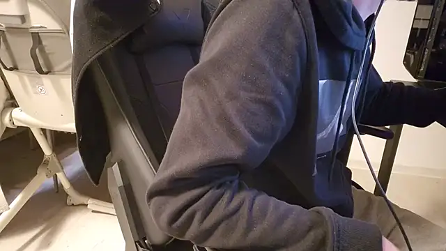 ademandjulia online show from 10.10.25