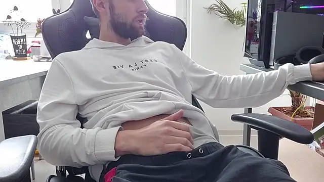 ademandjulia online show from 02.05.26