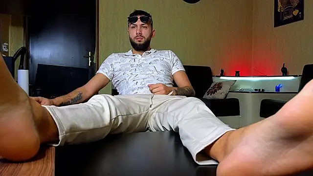 JamieNoxus online show from 10.15.25