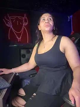 Carola-Ross online show from 03.15.25