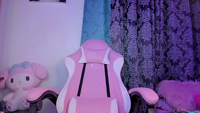 Snapshot of mikusitq_ chatting on 03.02.25 mikusitq online show from 03.02.25