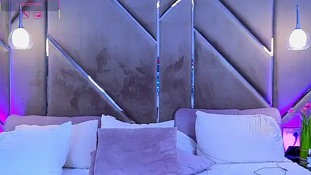 Lellie   online show from 10.03.25