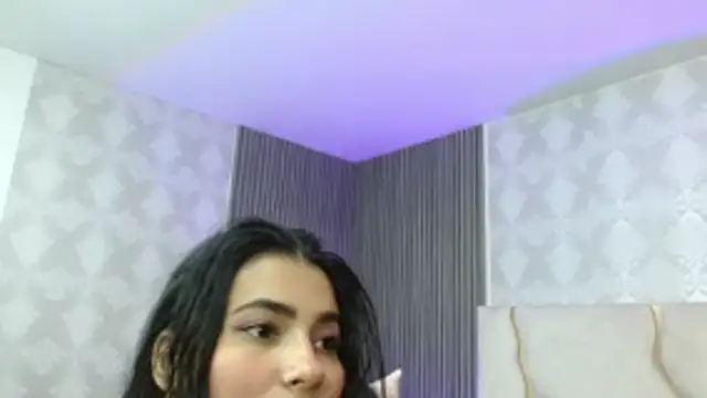 Snapshot of Gaby_tay1 chatting on 10.21.25 Gaby tay1 online show from 10.21.25