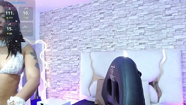 Snapshot of Gaby_tay1 chatting on 11.14.25 Gaby tay1 online show from 11.14.25