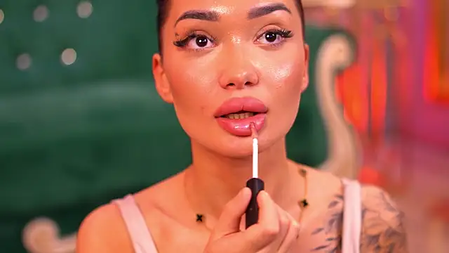 SashaFerrera online show from 02.21.25