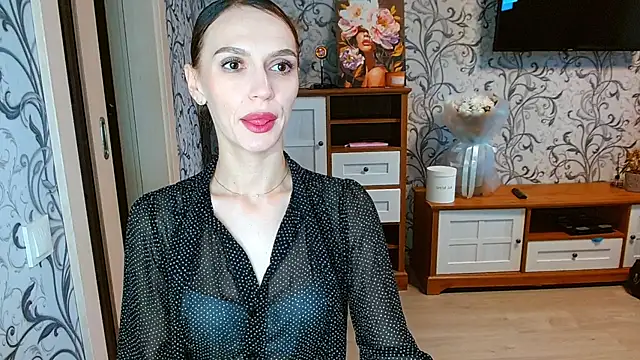 Snapshot of Lady_Sunshine_ chatting on 10.18.25 Lady Sunshine online show from 10.18.25