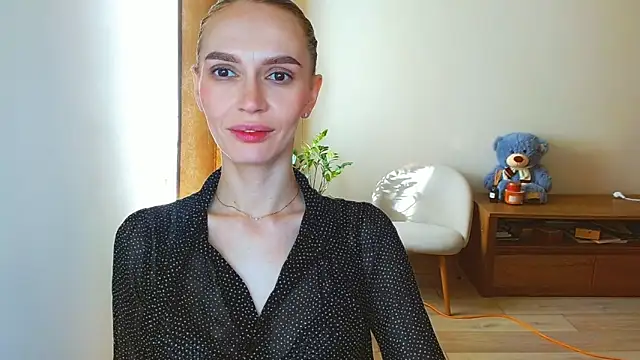 Snapshot of Lady_Sunshine_ chatting on 04.13.26 Lady Sunshine online show from 04.13.26