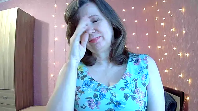 Snapshot of Starsan chatting on 02.08.26 Starsan online show from 02.08.26