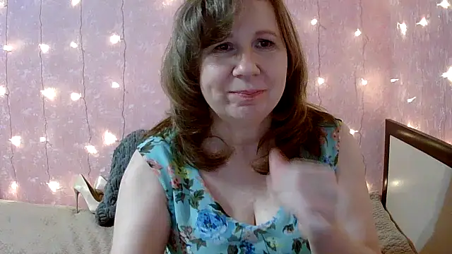 Snapshot of Starsan chatting on 02.08.26 Starsan online show from 02.08.26