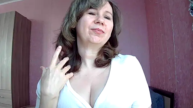 Snapshot of Starsan chatting on 02.13.26 Starsan online show from 02.13.26