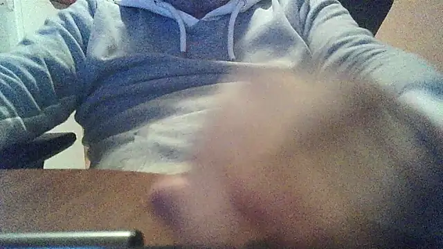 Snapshot of lanata chatting on 11.22.25 lanata online show from 11.22.25