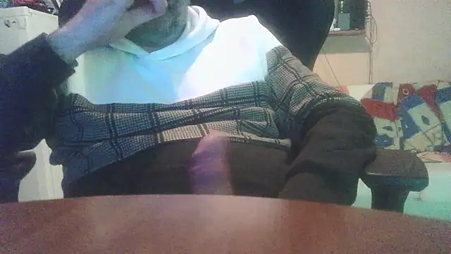 Snapshot of lanata chatting on 02.11.26 lanata online show from 02.11.26