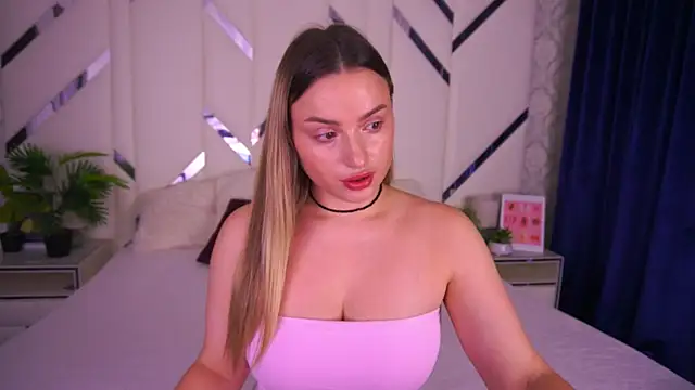 LindsieGreyy online show from 11.08.25