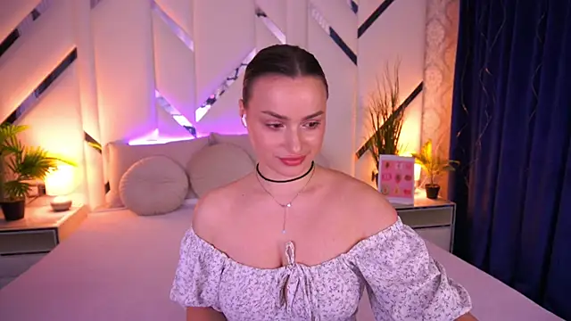 LindsieGreyy online show from 02.15.26