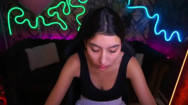 Snapshot of CharmMocco chatting on 02.17.25 CharmMocco online show from 02.17.25