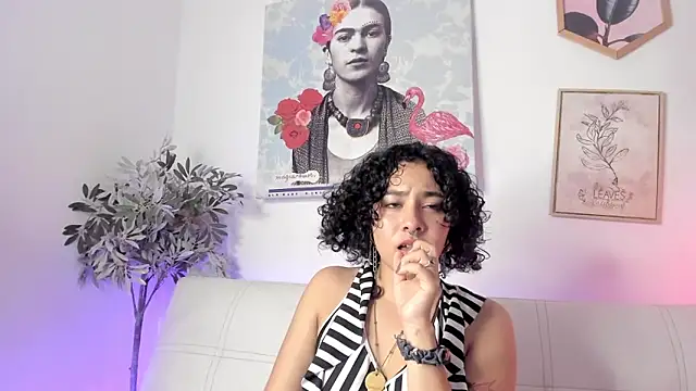 Dhalila  online show from 02.28.25