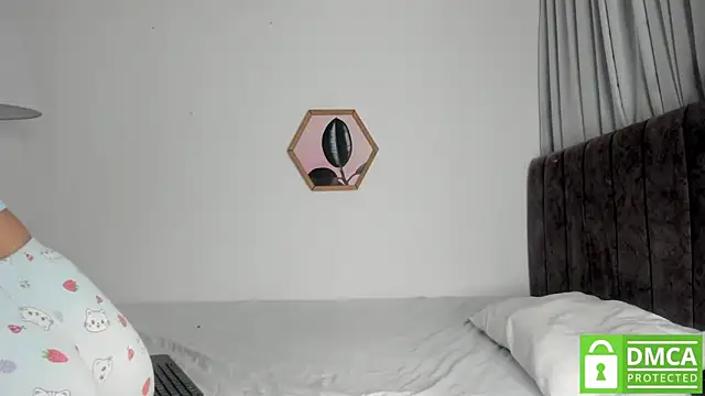 Dhalila  online show from 10.24.25