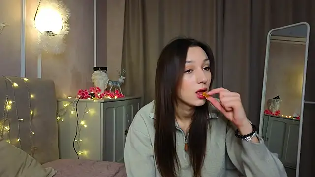 Snapshot of ColleenCox chatting on 03.04.25 ColleenCox online show from 03.04.25