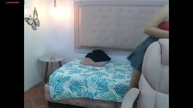 honnielane online show from 02.14.25